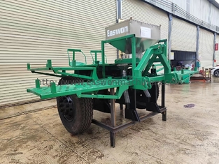 Cassava plantmachine voor Afrika met 2 rijen planten haklengte 19cm